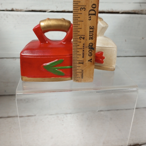 Vintage Artmark Japan Iron Shaped Salt & Pepper Shakers Tulip Design Handpainted - Picture 9 of 9